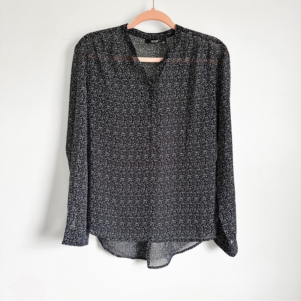 A.N.A A New Approach Navy Blue Speckle Print Poplin Blouse Top sz Small